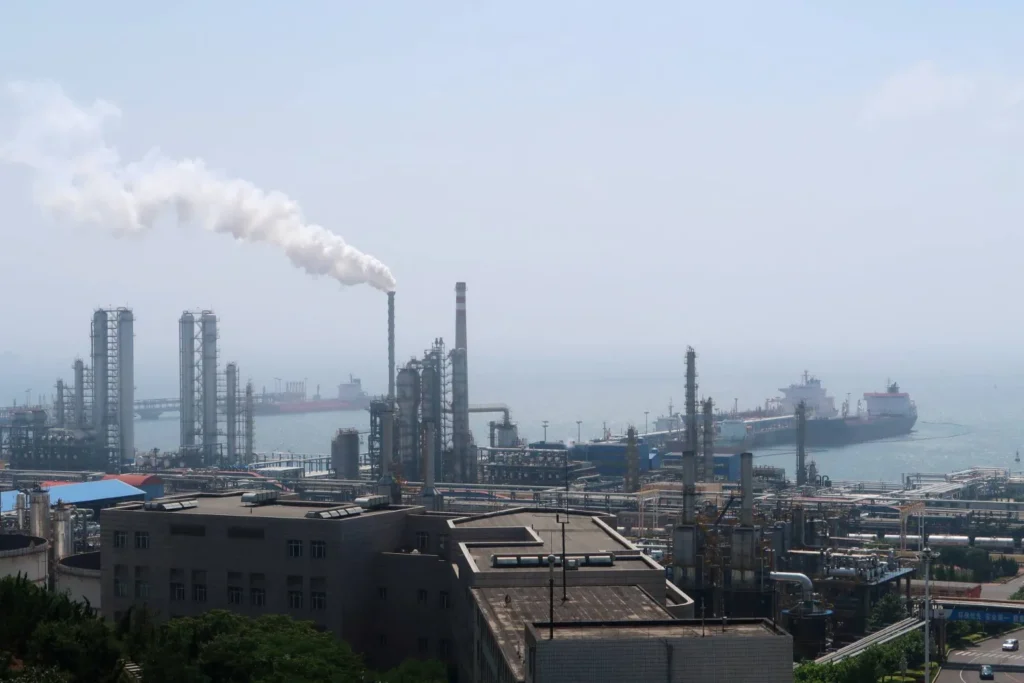 Le pétrole augmente alors que washington promet de continuer à attaquer les houthis