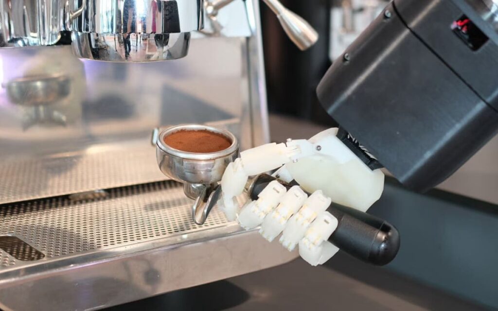 Le robot barista du futur : une intelligence artificielle qui imite le savoir-faire humain !