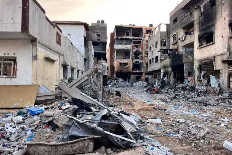 Los hutíes condenan los ataques israelíes contra Gaza y prometen "intensificar las medidas de confrontación".