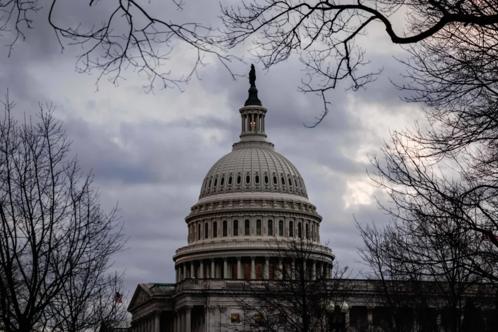 Les scientifiques américains fuient vers l'europe pour échapper aux politiques de trump