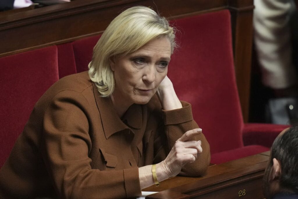 Marine Le Pen et 8 eurodéputés jugés coupables de détournement de fonds publics : on saura dans les prochaines minutes si elle est inéligible ou pas pour 2027
