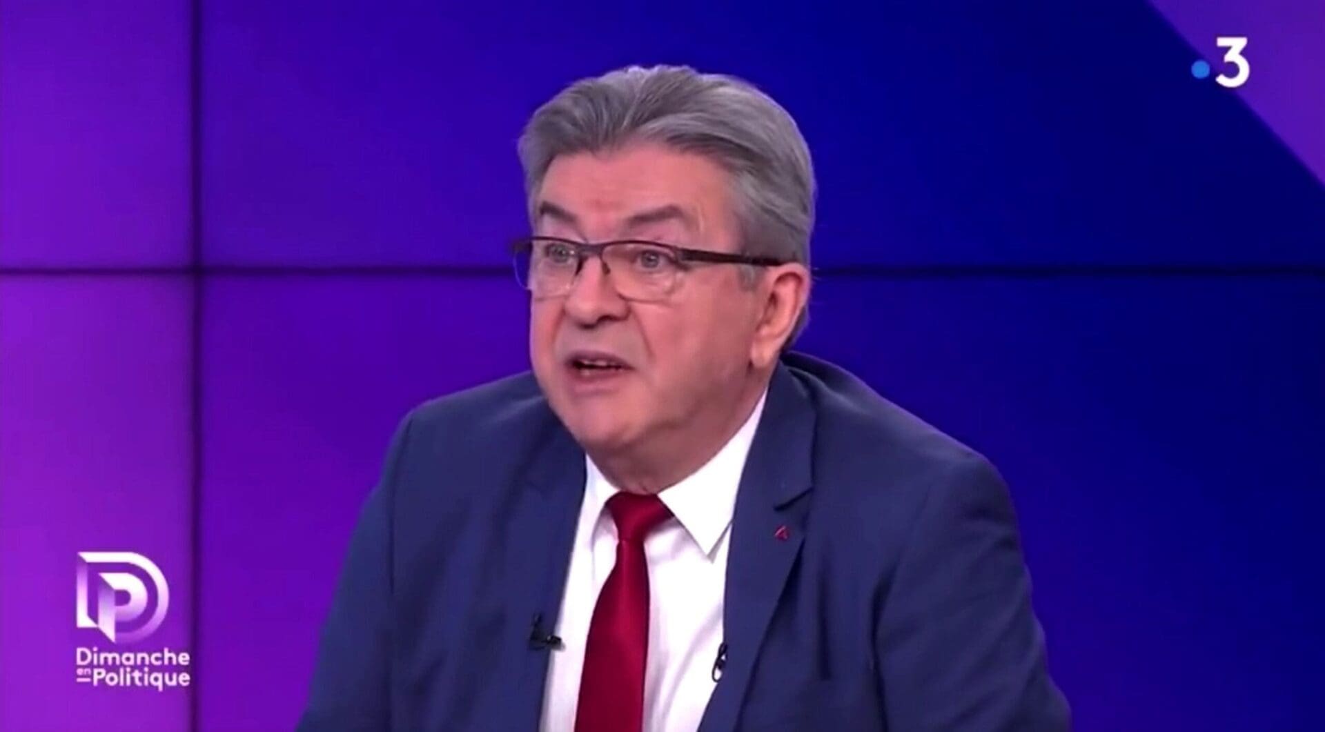 Mélenchon perd ses nerfs sur France 3: "Taisez-vous! Pourquoi l'affiche sur Hanouna serait de l'antisémitisme? Ça suffit!"