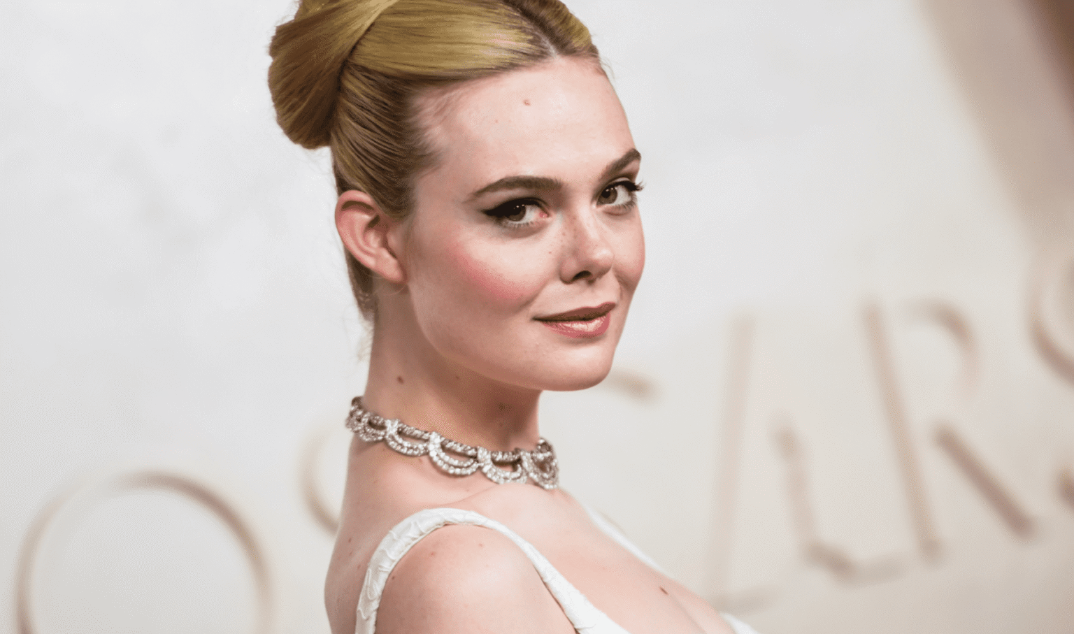 Mode – La coiffure et le maquillage classiques dominent les looks des stars lors de la cérémonie des oscars 2025