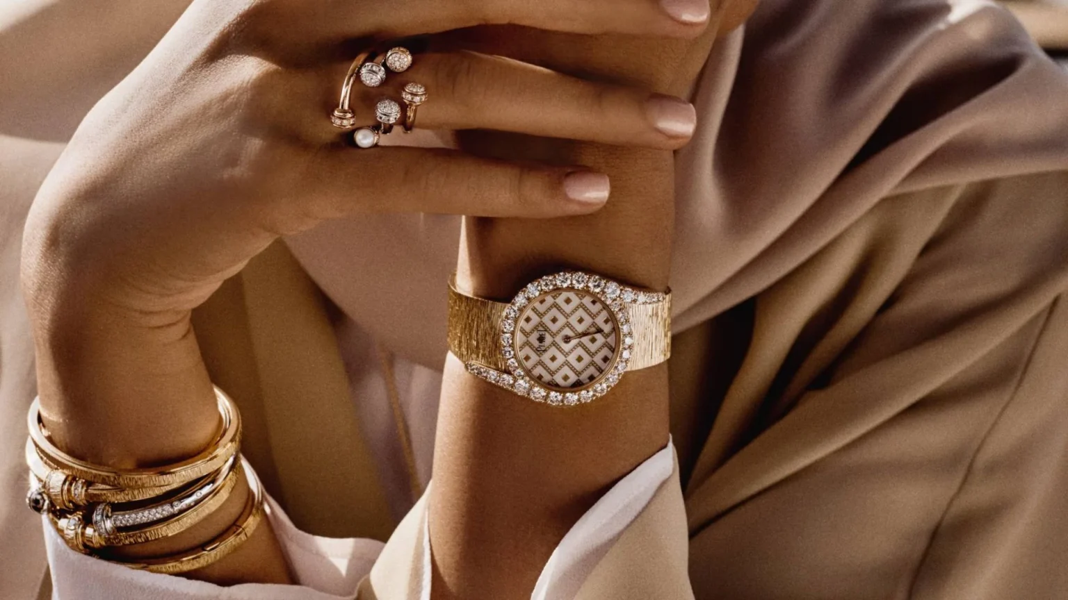 Montre Limelight Gala Precious de Piaget… Une œuvre d’art illuminée par l’éclat des perles du Golfe