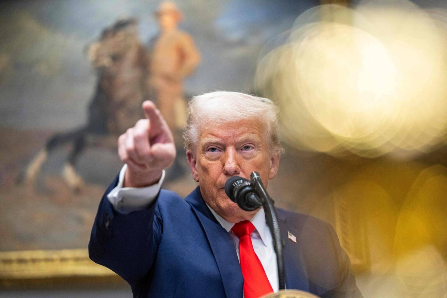 Trump impose une taxe de 25 % sur toutes les voitures fabriquées hors des États-Unis