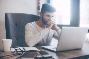 SANTÉ - Trop de rides et de cernes? Un appareil pour mesurer l'impact de votre travail sur votre apparence