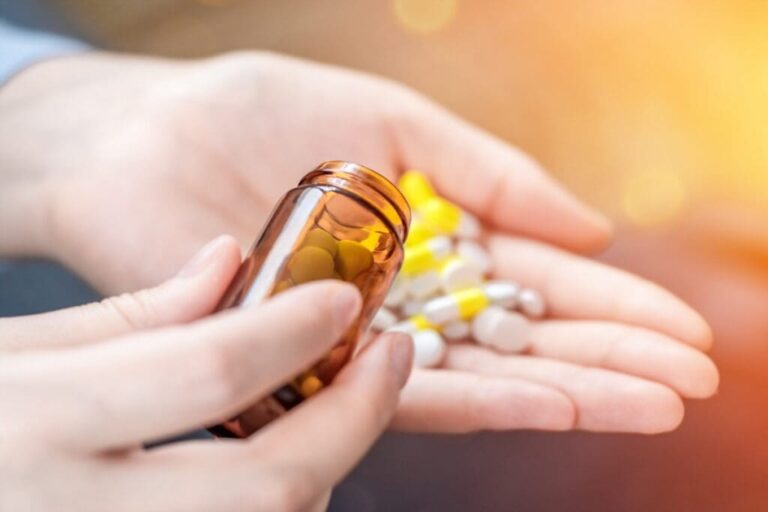 SANTÉ - Un danger pour votre santé: des médecins révèlent des erreurs fatales dans la prise de médicaments