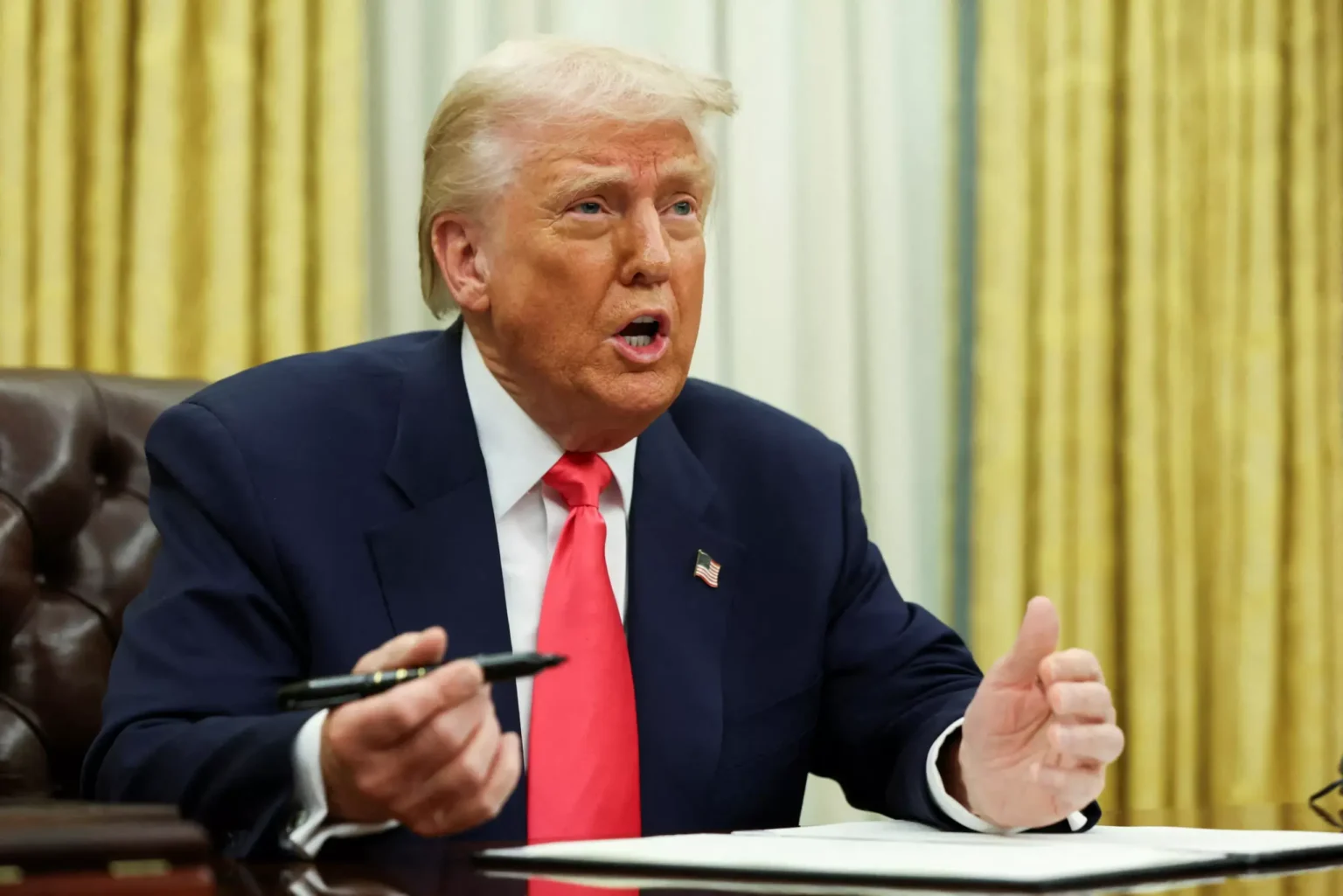 Trump envisage de nouvelles sanctions et taxes douanières contre la Russie