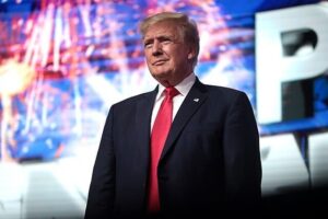 Un programme télévisé sur Trump rencontre un large succès auprès des téléspectateurs