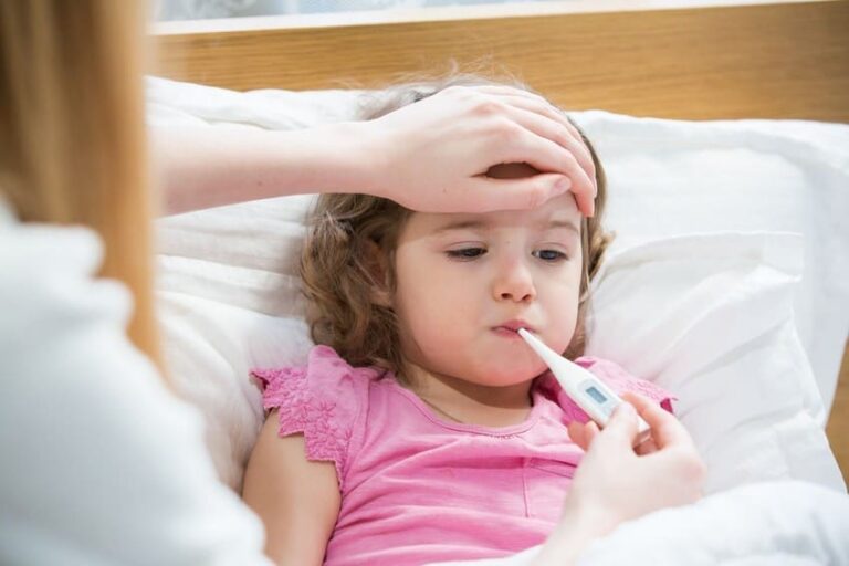 Un traitement prometteur accélère la guérison des enfants atteints de fièvre