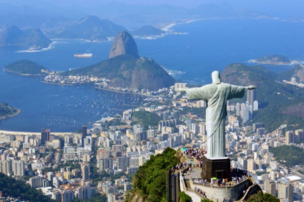 Vidéo - Le Christ rédempteur de rio éteint ses lumières pour marquer l'heure de la terre
