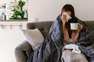 SANTÉ - Voici comment soigner le rhume et les refroidissements avec des méthodes traditionnelles à domicile