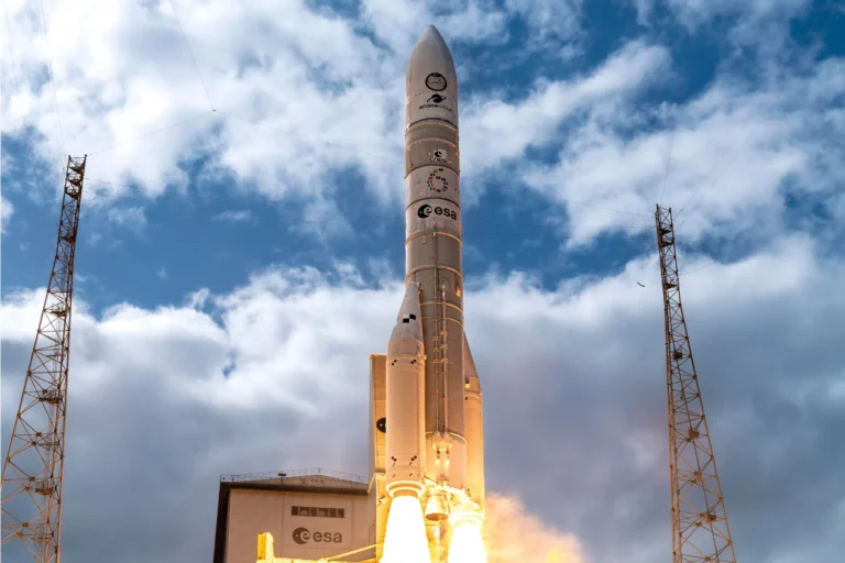 Ariane 6 : premier vol commercial pour le satellite militaire CSO-3