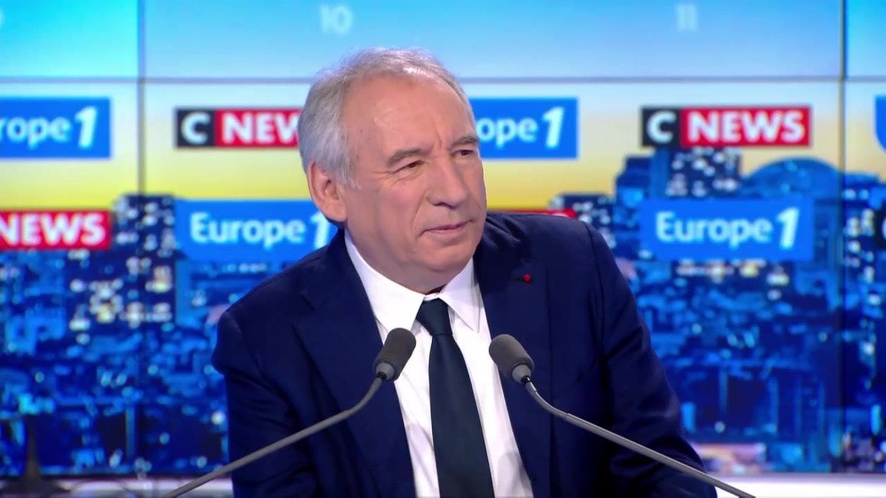 Menace grandissante : Bayrou prévient d’un péril simultané venu de Moscou et d’Alger !