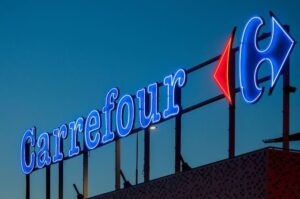 Carrefour se retire de Roumanie pour 823 millions d’euros et poursuit son recentrage