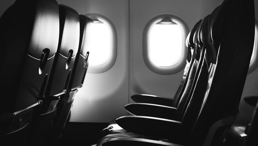 Une passagère nue perturbe un vol de Southwest Airlines, forçant un retour au sol