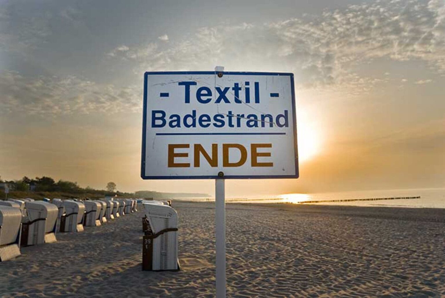 Tourisme - Une ville allemande, Rostock, va rendre le nudisme obligatoire sur ses plages