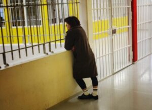 Elle usurpe 28 fois l’identité de sa sœur pour entrer en prison