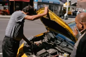 Il aide un automobiliste en panne et décède écrasé 