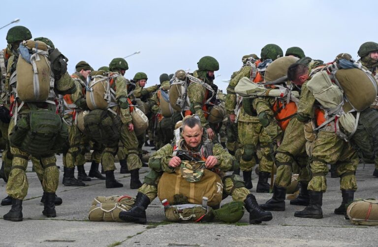 C’EST LA GUERRE ? La Russie met en garde l’UE contre une « provocation fatale » en Ukraine