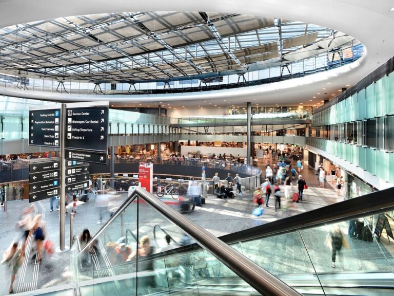 Zurich supprime les annonces en français à son aéroport