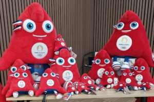 Des objets iconiques des JO de Paris 2024 mis aux enchères