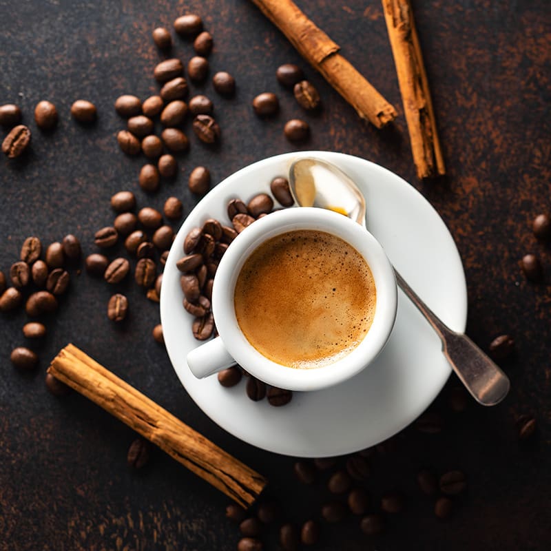 La caféine dans le viseur de l’UE : une tempête dans un expresso ?