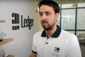 Un commando organisé via des plateformes cryptées