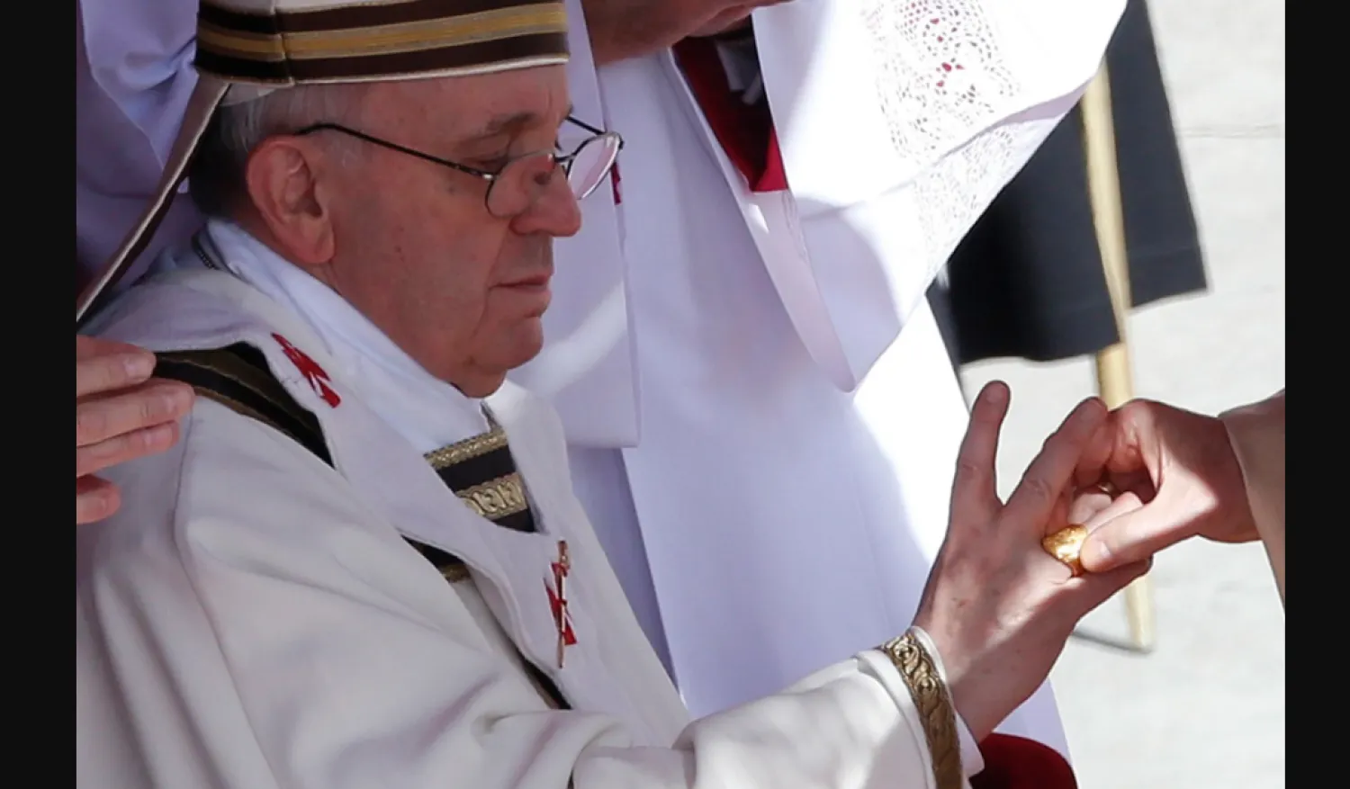 L’anneau du pape… Pourquoi est-il détruit après sa mort ?