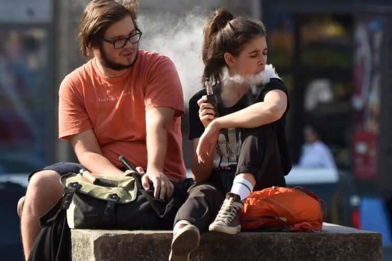 Les médicaments pour arrêter de fumer pourraient aider à se débarrasser des cigarettes électroniques
