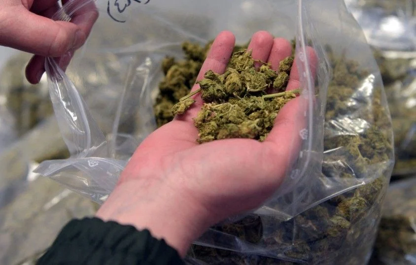 35 kg de stupéfiants exfiltrés dans un plancher truqué