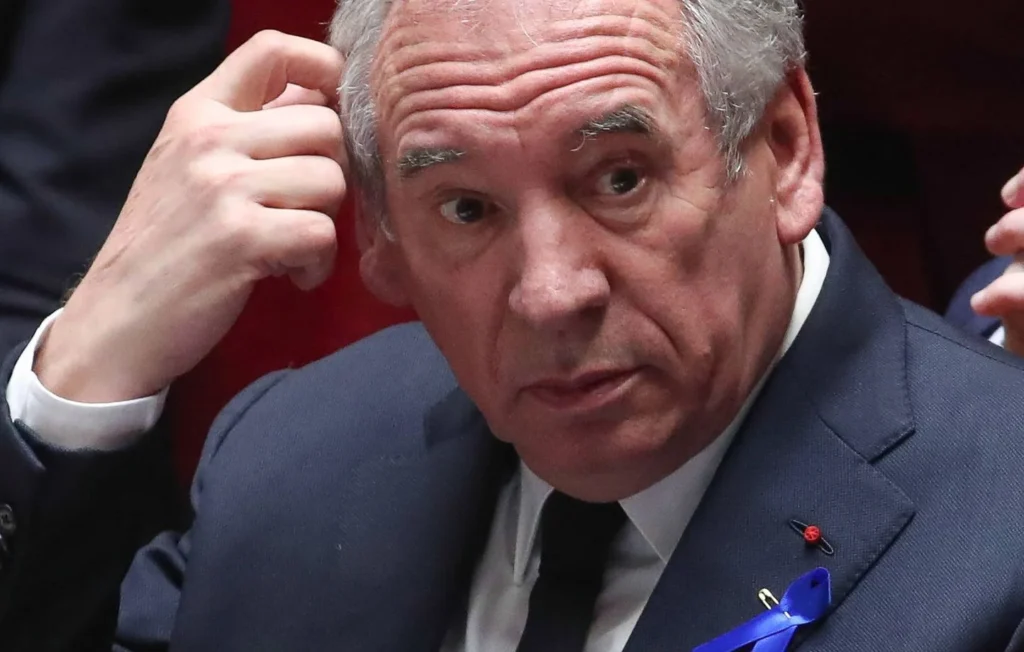 François Bayrou devient le Premier ministre le plus impopulaire de la Ve République