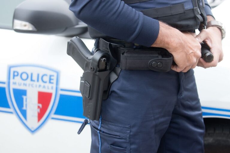 Béthune tire le premier : la police municipale dégaine, la ville se divise