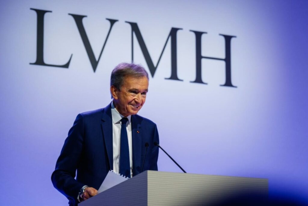 Bernard Arnault avertit sur l'impact des droits de douane sur la production de LVMH