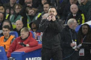 "Moi, je ne vois jamais ma famille. Vous n’allez pas voir les vôtres non plus" : Roberto De Zerbi recadre le vestiaire de l'OM