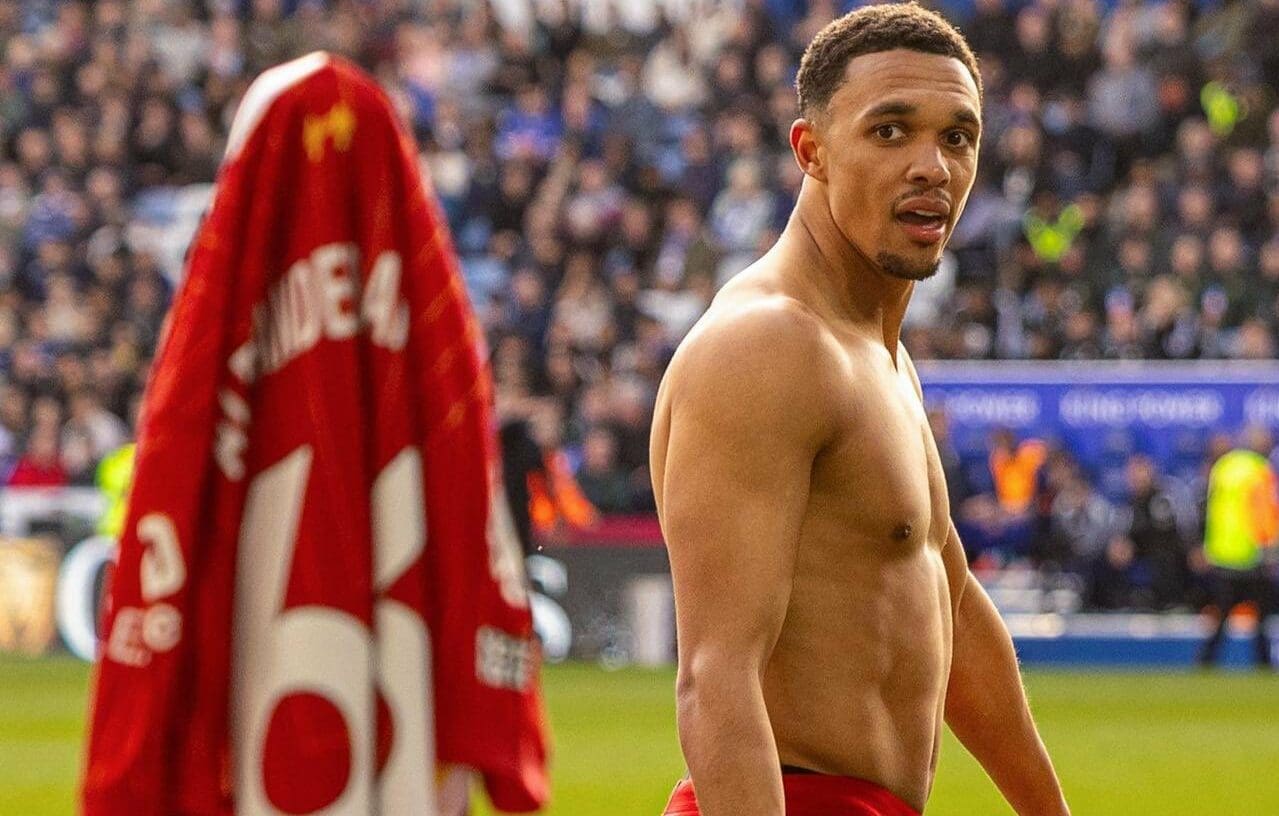 "Fat shaming" : des supporters se moquent du ventre d'Alexander-Arnold (Liverpool)