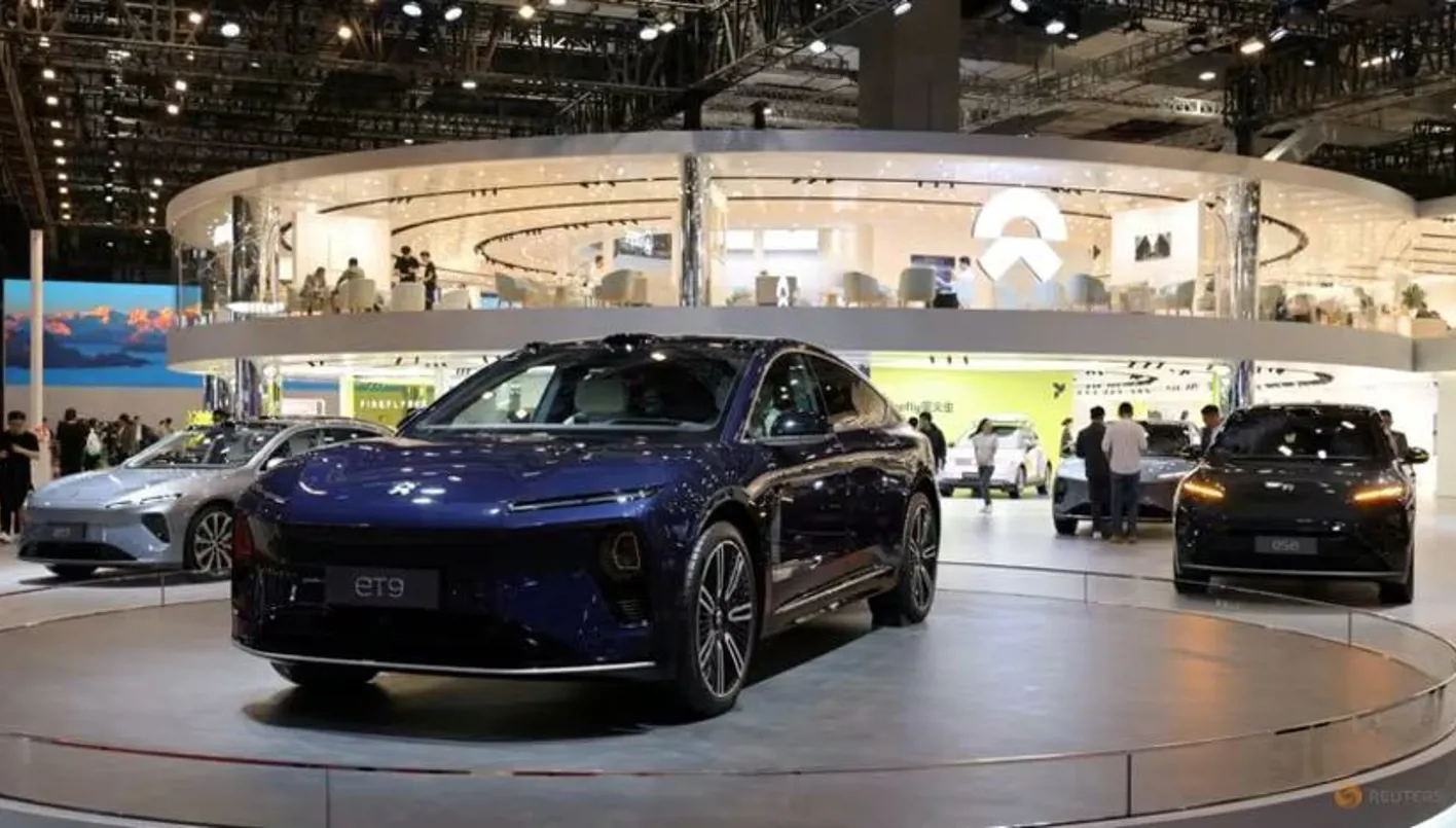 Shanghai dévoile le futur de l’automobile : écrans géants, drones et sièges massants