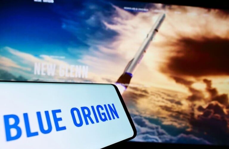 Blue Origin révèle la cause du problème survenu lors du premier lancement de sa fusée lourde