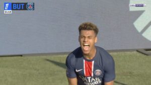 Désiré Doué but PSG 1-0 Angers