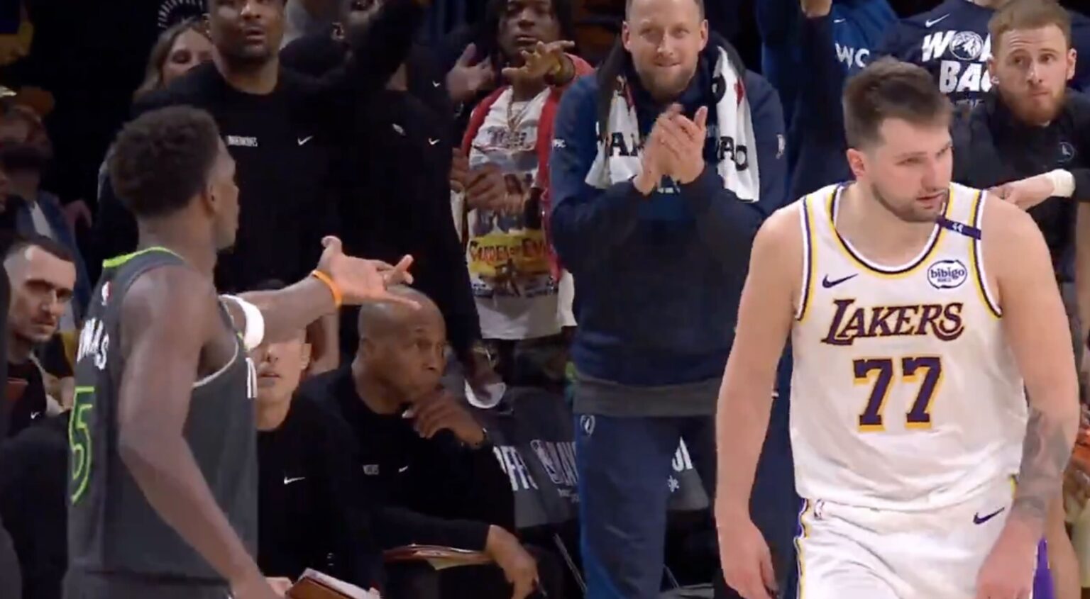 Lakers 95 - 117 Wolves