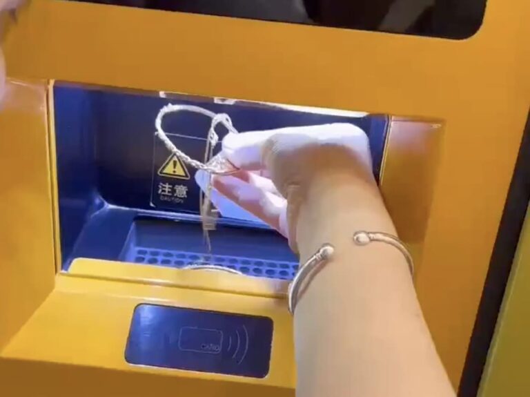 ce distributeur transforme votre or en virement bancaire en Chine