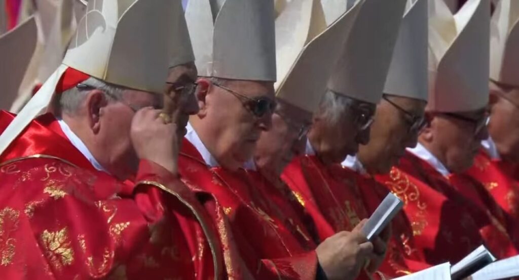 vLIVE VIDÉO - Suivez en direct les obsèques du Pape François