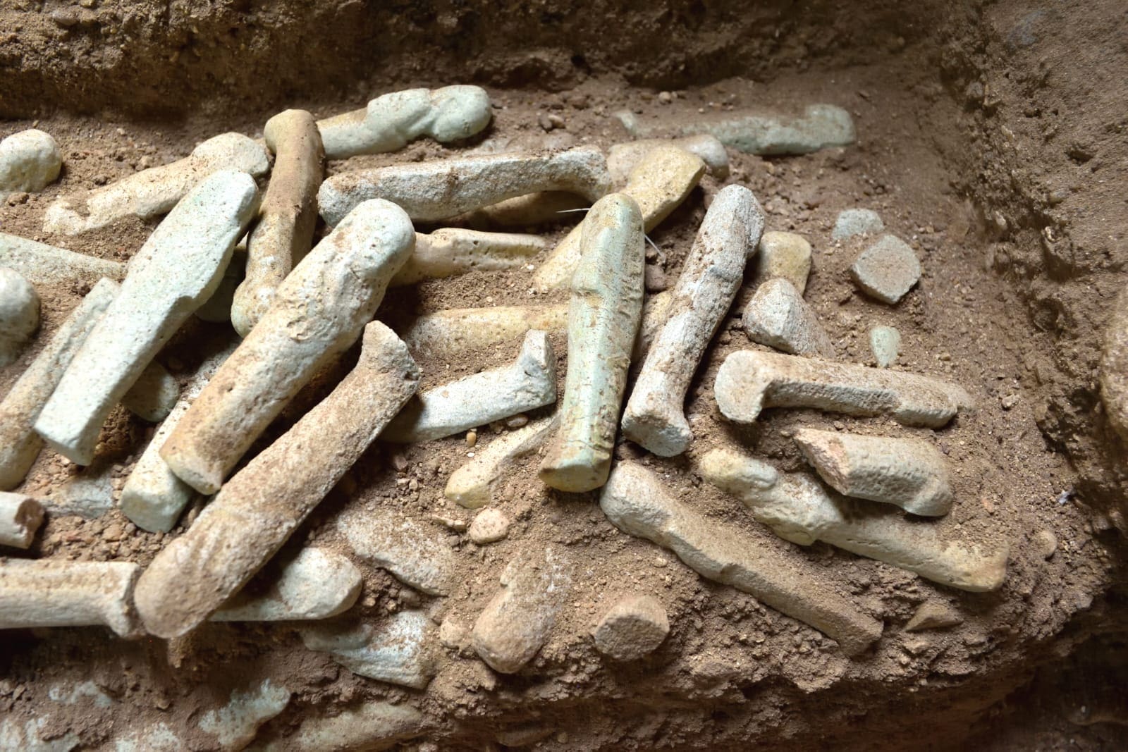 Découverte Des Secrets Du Temple Du Ramesseum À Louxor – Tombes, Entrepôts D’huiles, De Miel, De Graisses Et Caves À Vin2 Découverte Des Secrets Du Temple Du Ramesseum À Louxor – Tombes, Entrepôts D’huiles, De Miel, De Graisses Et Caves À Vin2