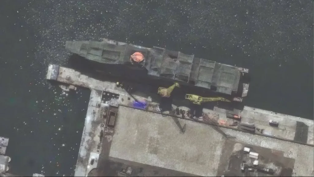 Des images satellites révèlent : la Corée du Nord construit « le plus grand navire de guerre » de sa flotte