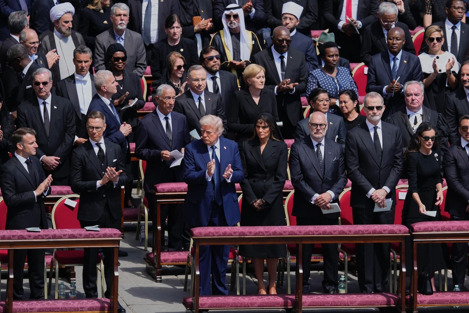 VIDÉO ENTREVUE - Les dirigeants mondiaux étaient nombreux pour les obsèques du Pape François