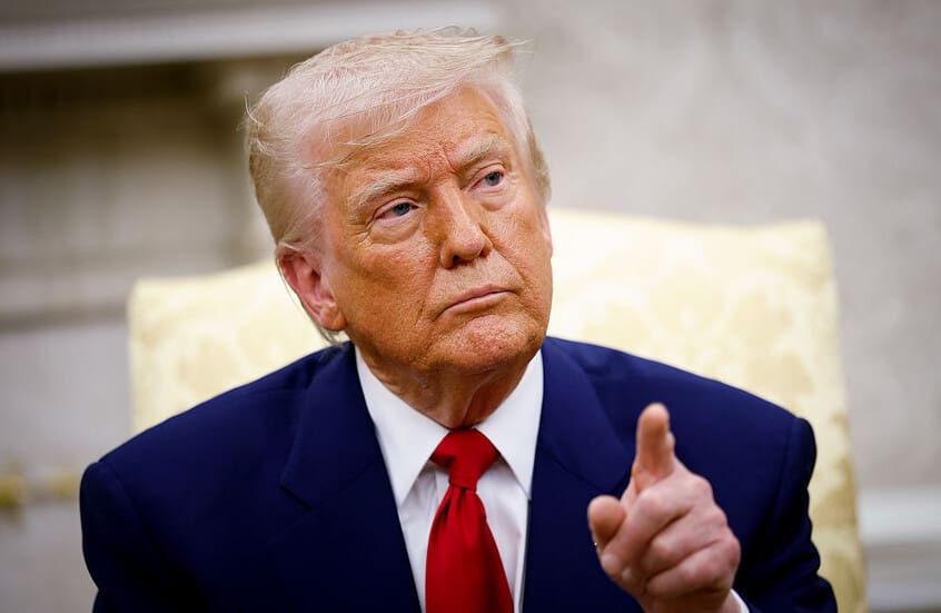 Donald Trump annonce des droits de douane imminents sur les puces électroniques