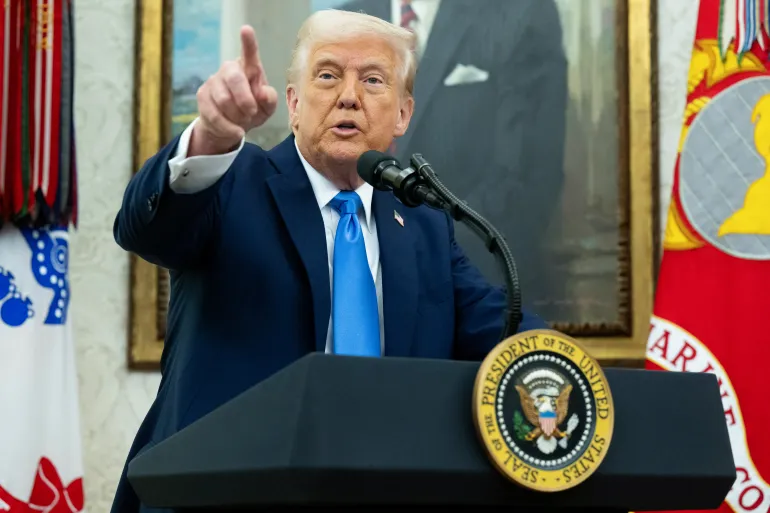 Donald Trump appelle à la «résistance» alors que les droits de douane entrent en vigueur