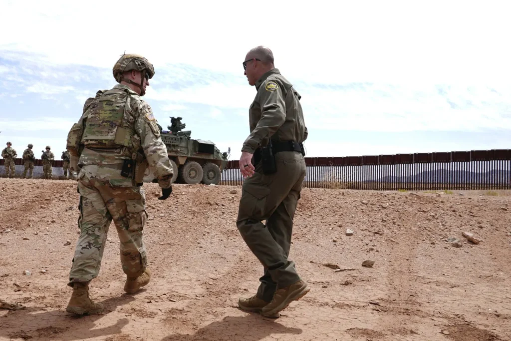 Donald Trump prend des mesures pour étendre le contrôle militaire sur les terres proches de la frontière mexicaine