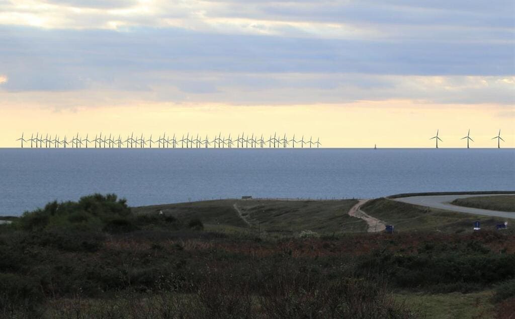 Eoliennes En Mer
