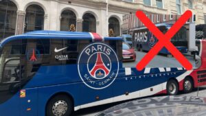 Fake News - Non, le bus du Paris Saint-Germain ne s'est pas fait voler ses pneus...